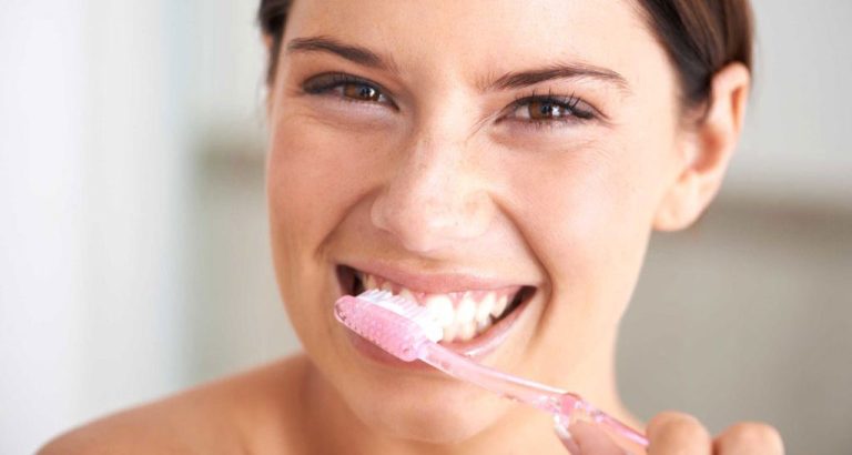 Whitening toothpastes