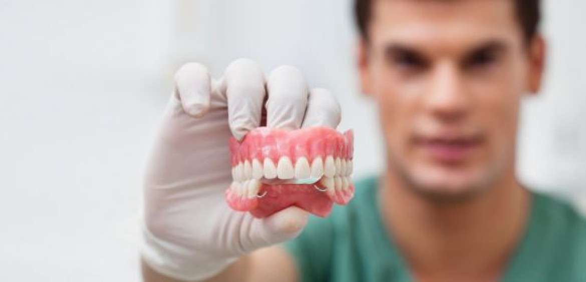 Movable prosthesis