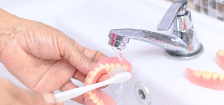 Removable dental prosthesis