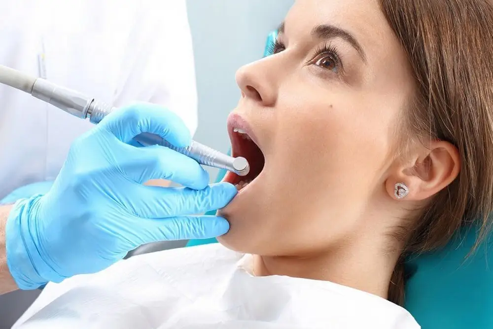 متخصص درمان ریشه کرج کیست؟