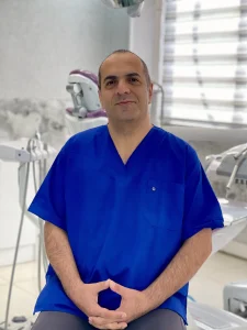 دکتر میرزایی متخصص درمان ریشه